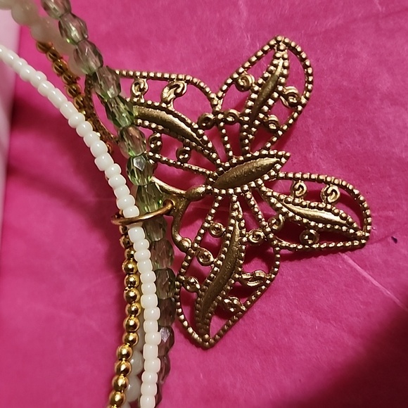 GIRLS NECKLACE WITH A  FILIGREE  BUTTERFLY 🦋  PENDANT. - Picture 2 of 4